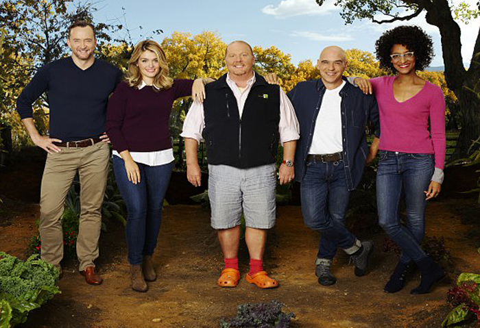 THE CHEW – ABC’s “The Chew” features entertaining expert Clinton Kelly, health and wellness enthusiast Daphne Oz, celebrity chefs Mario Batali, Michael Symon and Carla Hall. (ABC/Craig Sjodin) 