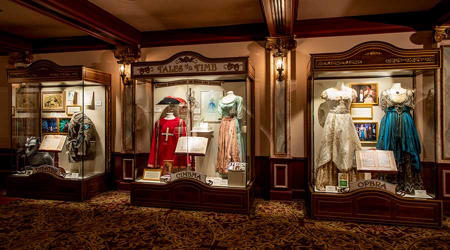 “Beauty and the Beast Sing-Along” in the France pavilion